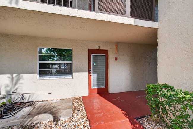 Building Photo - 26 Abbey Ln