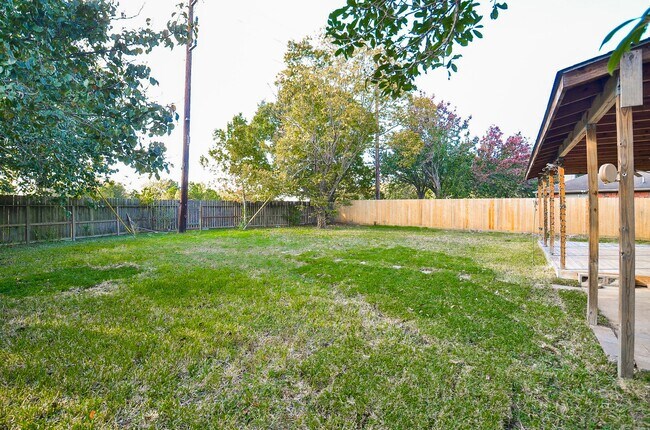 Building Photo - 3027 Texas Oak Dr