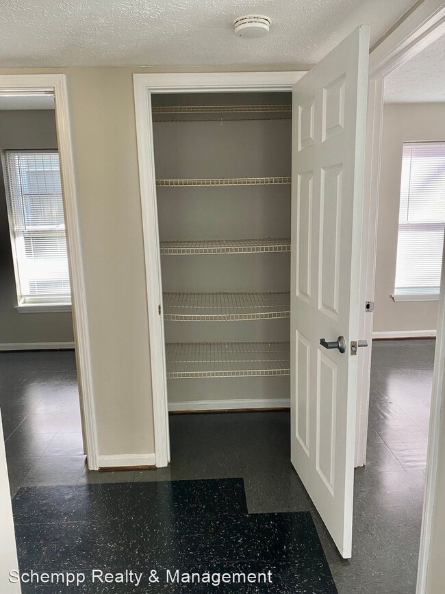 Building Photo - 3 br, 1 bath House - 2433 Slevin St. #2