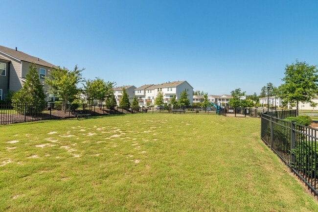 Building Photo - 622 Firebrick Dr