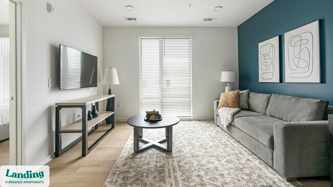 Building Photo - 815 Madison St