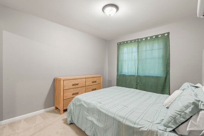 Building Photo - Kahoma Village: Fully furnished 4-bedroom, 2.5-bath home