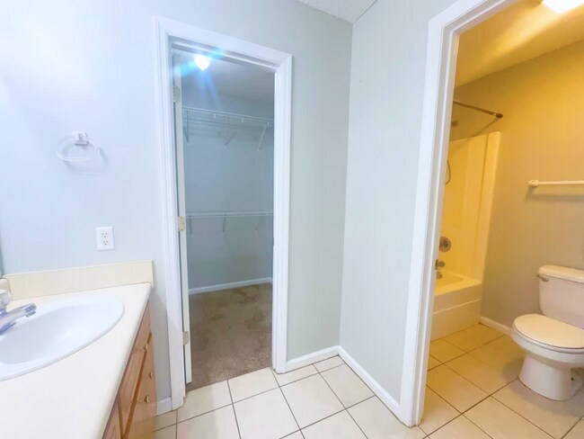 Building Photo - 305 Barfield St