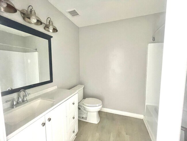 Building Photo - Stunning Waterfront Condo with Deep Water Access!