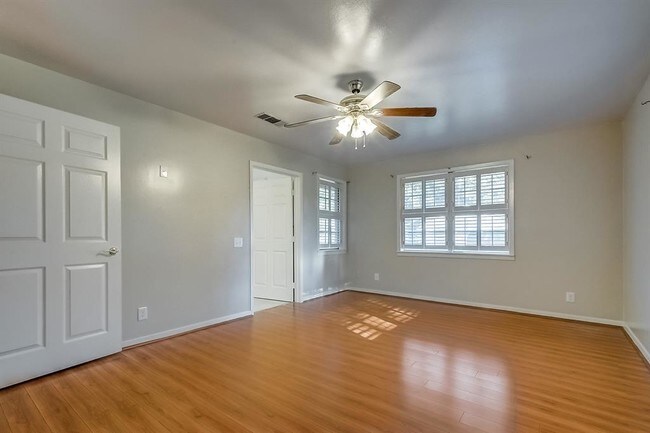 Building Photo - 15206 TX-36