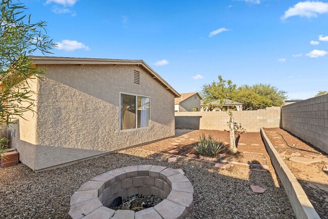 Building Photo - 4 Bedroom Home In Award Winning Vail Schoo...