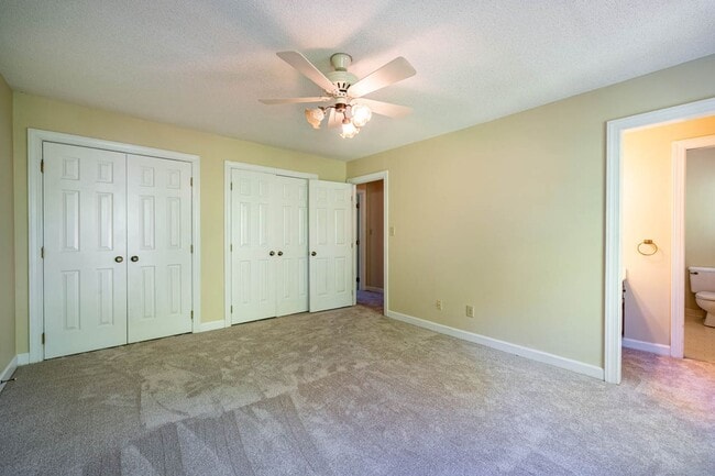 Building Photo - 1305 Hampshire Ct