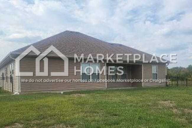 Building Photo - 2520 Lawton Dr