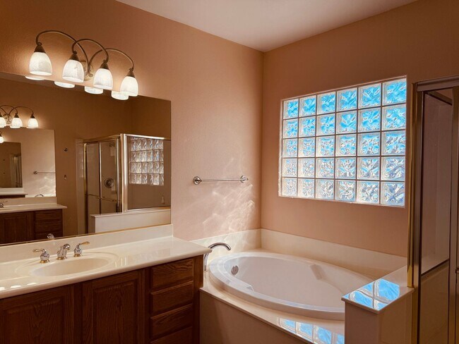 Building Photo - Summerlin Beautiful 3 bedroom Home