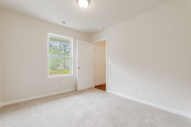 Building Photo - Discover the Perfect Blend of Comfort and ...