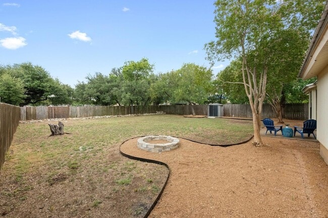 Building Photo - 3807 Rolling Hill