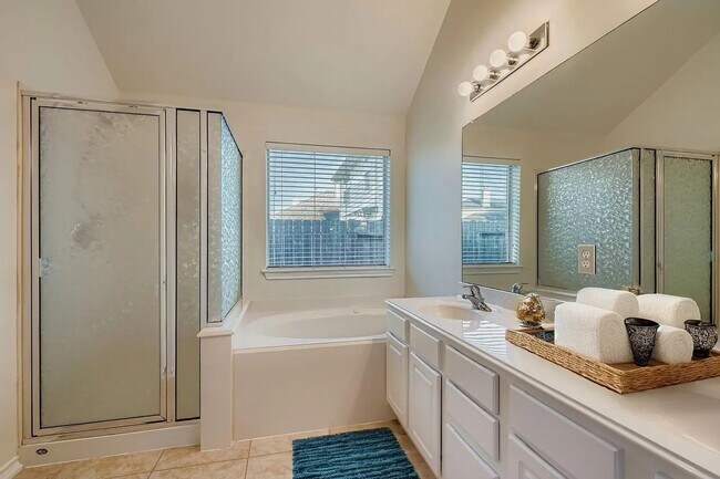 Building Photo - 24607 Tribeca Ln