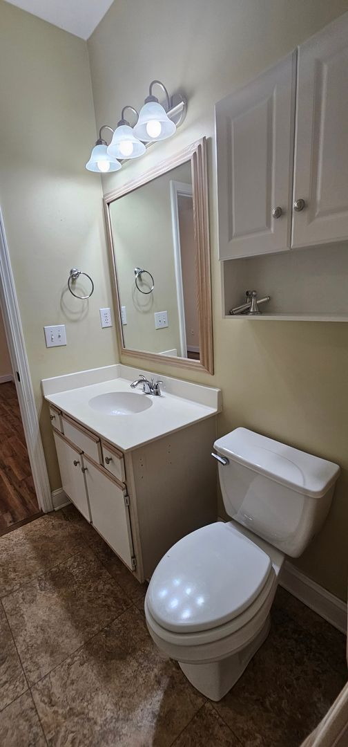 Building Photo - River Oaks Community