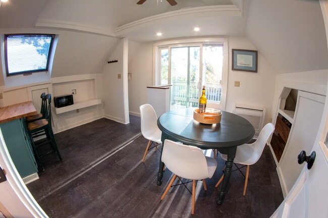 Building Photo - 36 Irving St