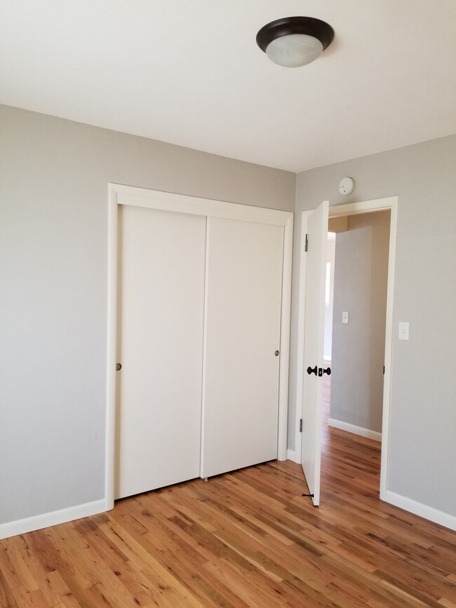 Building Photo - Remodeled 4 Bedroom 2 bath, NW Corvallis