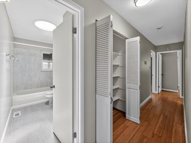 Building Photo - 2928 Rio Grande Dr