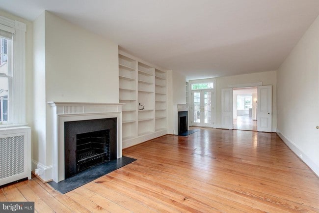 Building Photo - 1228 30th St NW