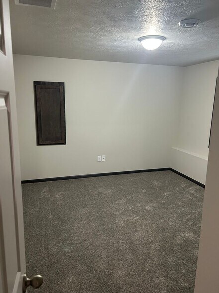 Building Photo - 1814 N Oberg Cir