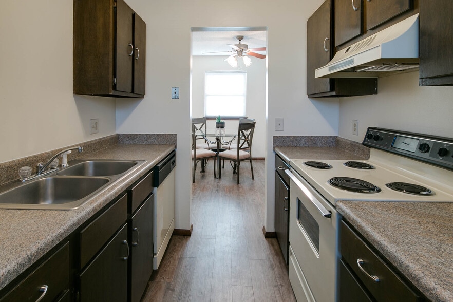 Building Photo - 811 Dondee Dr