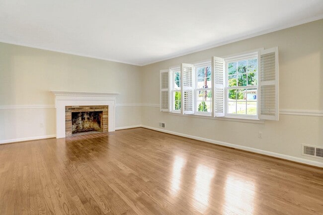 Building Photo - 8005 Candlewood Dr