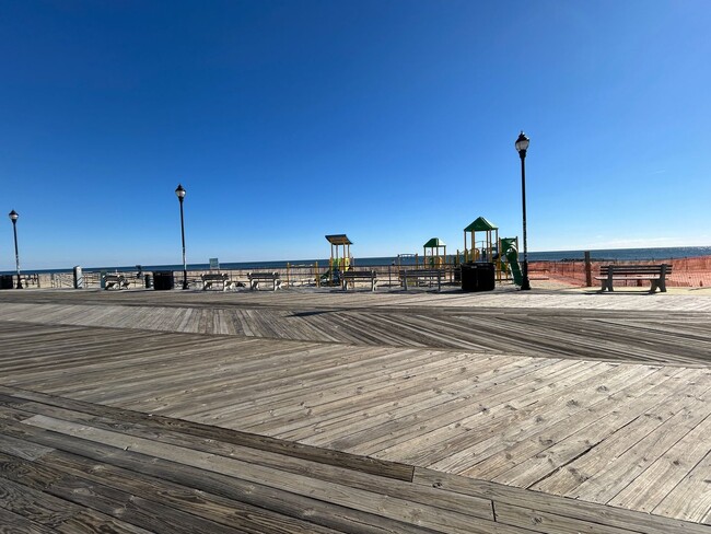 Building Photo - Amazing 2 bedroom with large bonus room for rent in Asbury Park!