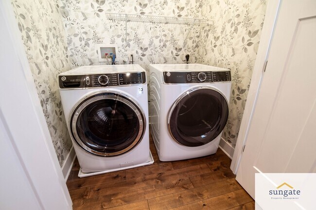 Building Photo - 1125 S Clinton St