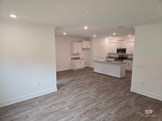 Building Photo - 14746 Dayton Cir