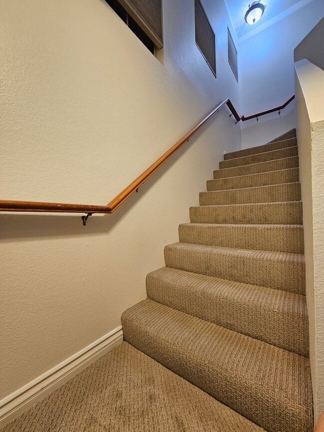 Building Photo - Gated Community~$2,595~ 2 Bed/2.5 Bath End Unit Townhome.