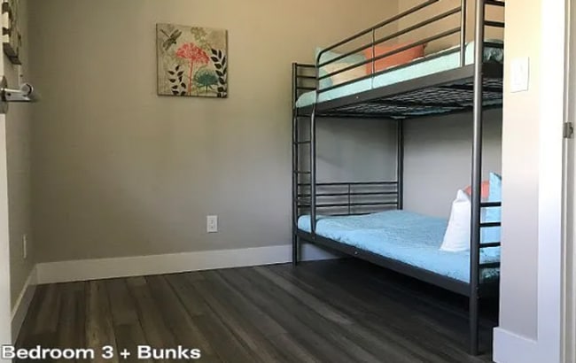 Building Photo - Beautiful 4 Bed, 3 Bath Walking Distance to the Beach!!!