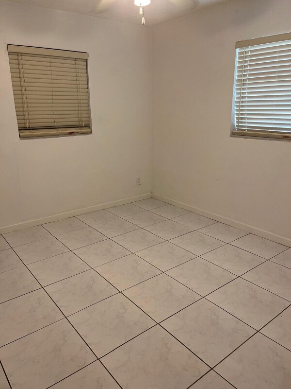 Building Photo - 4884 SW 45th Ave