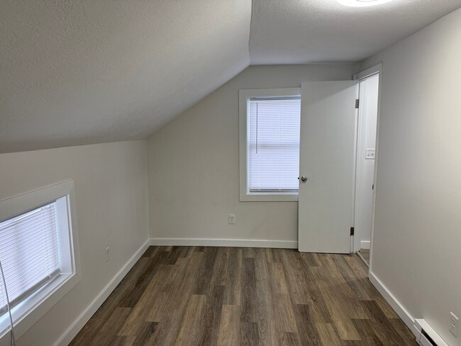 Building Photo - 712 Elizabeth St