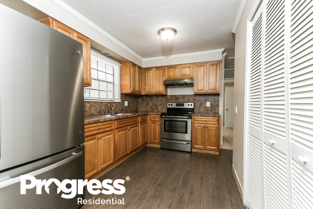 Building Photo - 1496 W 31st St