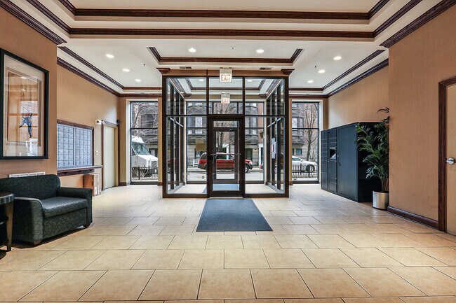 Building Photo - 343 W Old Town Ct