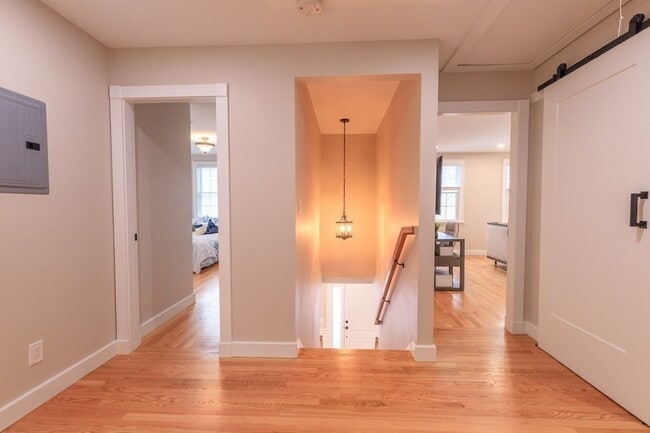 Building Photo - 58 Walnut St