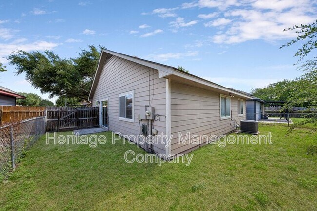 Building Photo - 7522 Yellow Sand Dr