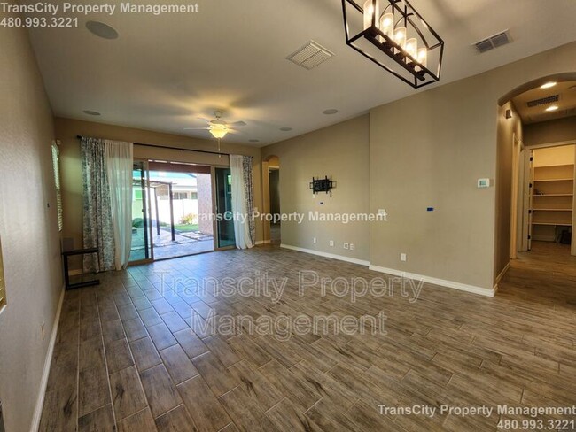 Building Photo - 3558 E Arabian Dr