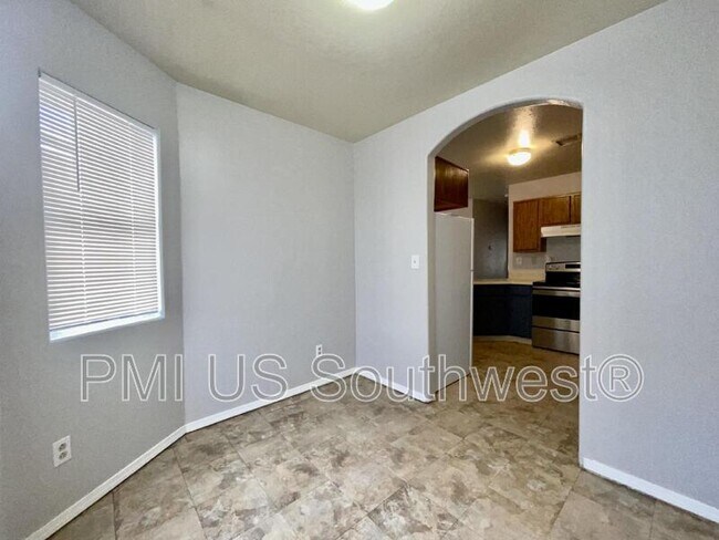 Building Photo - 8132 E Lakeshore Dr