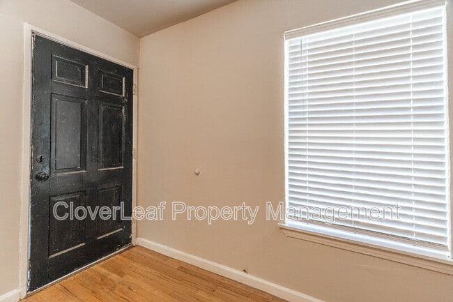 Building Photo - 210 Harwood Dr