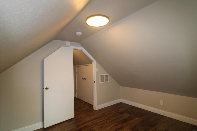 Building Photo - 428 Chamberlin Dr