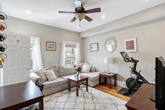 Building Photo - 177 W 6th St