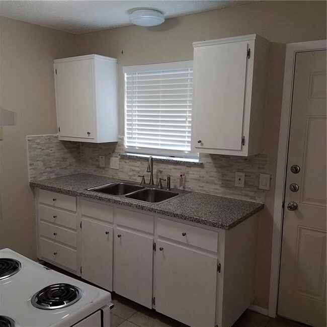 Building Photo - 107 Owen Cir