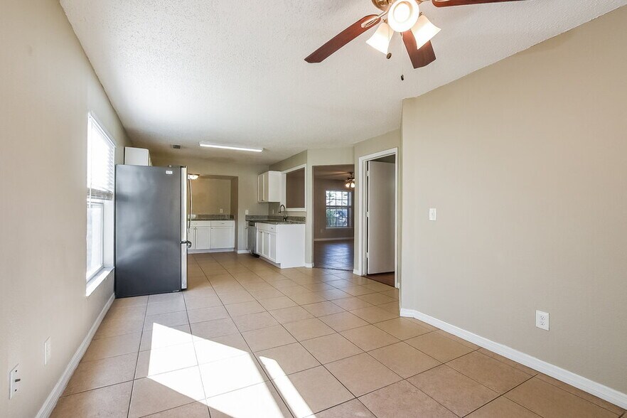 Building Photo - 9801 Red Clover Ave