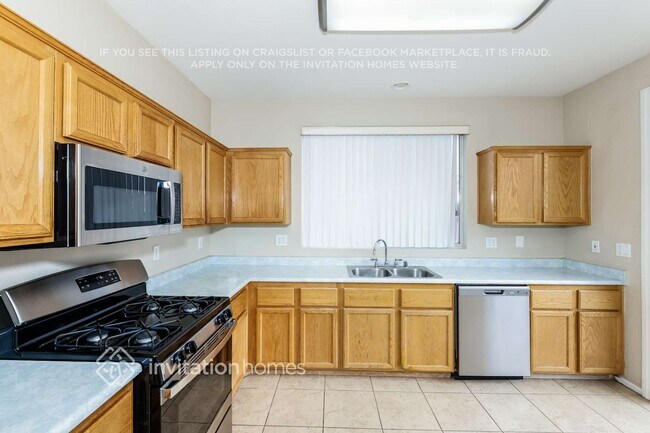 Building Photo - 534 Startop St