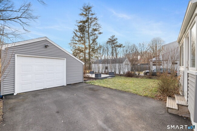 Building Photo - 103 Edgemere Ave