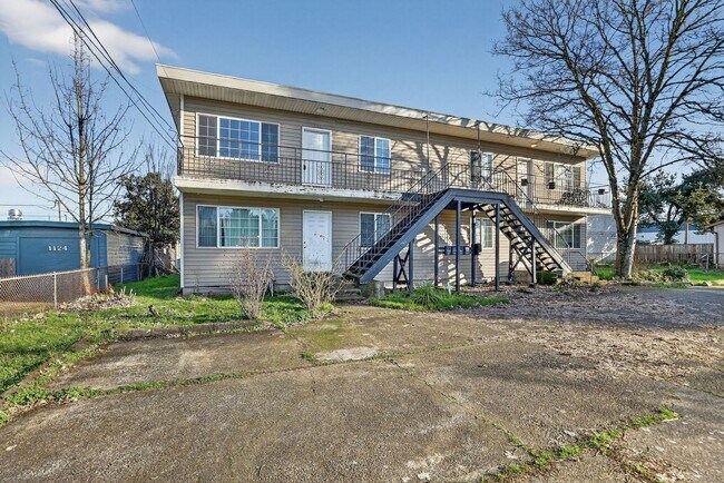 Building Photo - 1106-1112 NE 81st