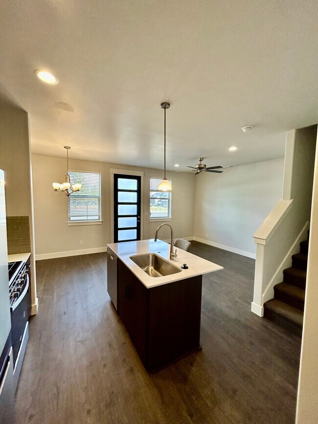 Building Photo - 61507 White Tail St