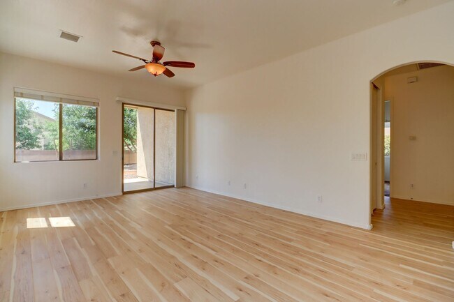 Building Photo - 6461 E Kilkenny Pl