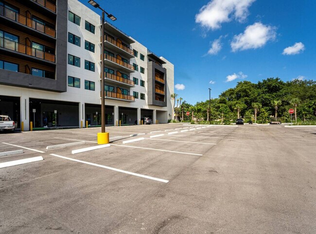 Building Photo - 2750 Griffin Rd