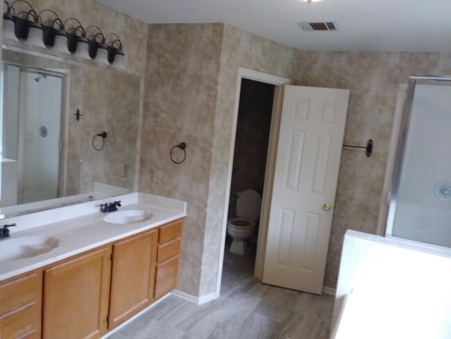 Building Photo - 7626 Almond Springs Dr