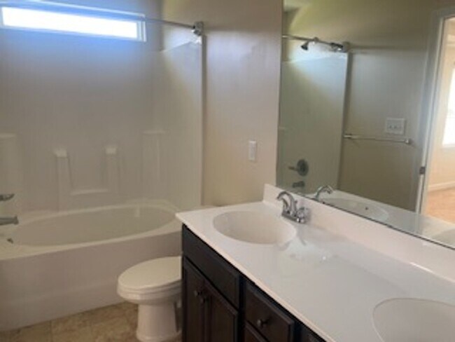 Building Photo - 200 Leeward Landing
